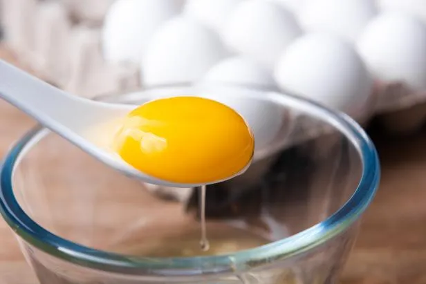 How to thicken BBQ sauce: Egg Yolks