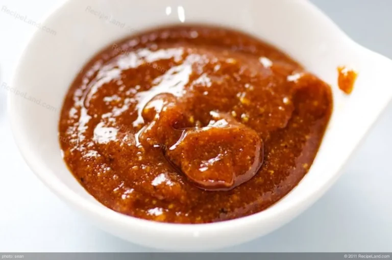 How to Make Homemade Spicy Barbecue Sauce