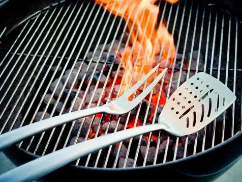 Tools and equipments to Cook Crab Legs on the BBQ