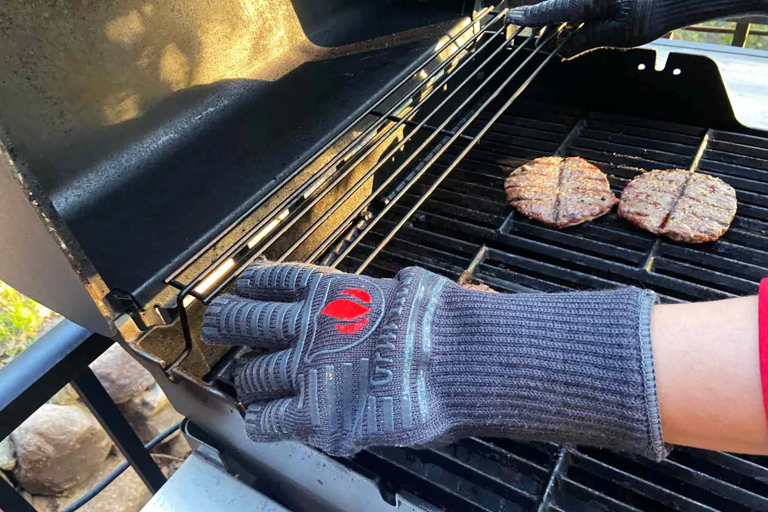 Best Gloves for Handling Hot Foods: Silicone BBQ Gloves